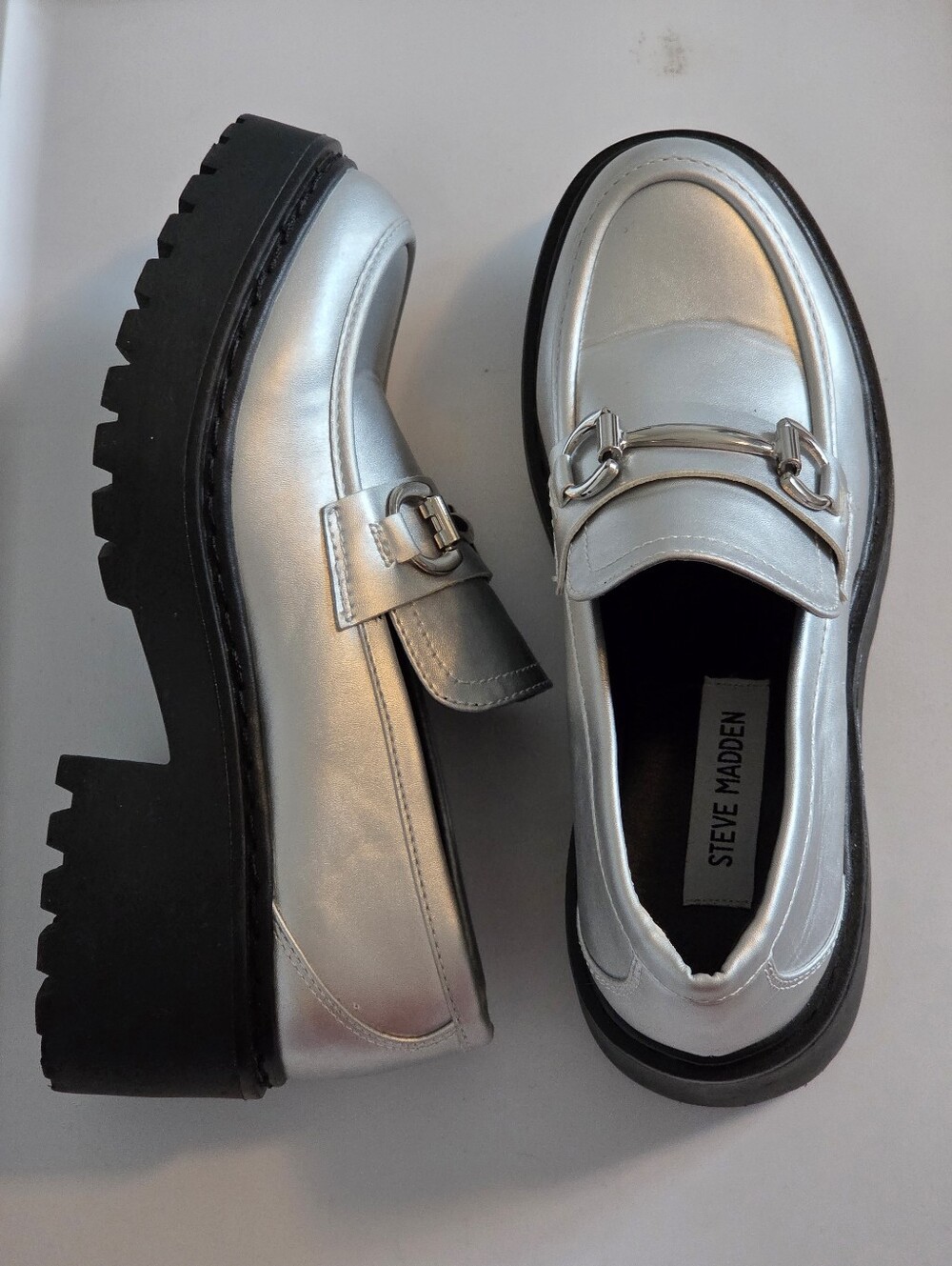​Steve Madden Silver Metallic Approach Lug Sole Loafers Sz 37 💿 Streetwear